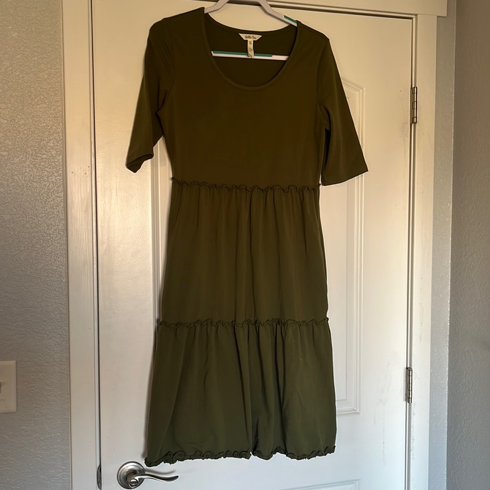 Matilda Jane green knit dress size M, mid length with pockets!  So cute for fall
